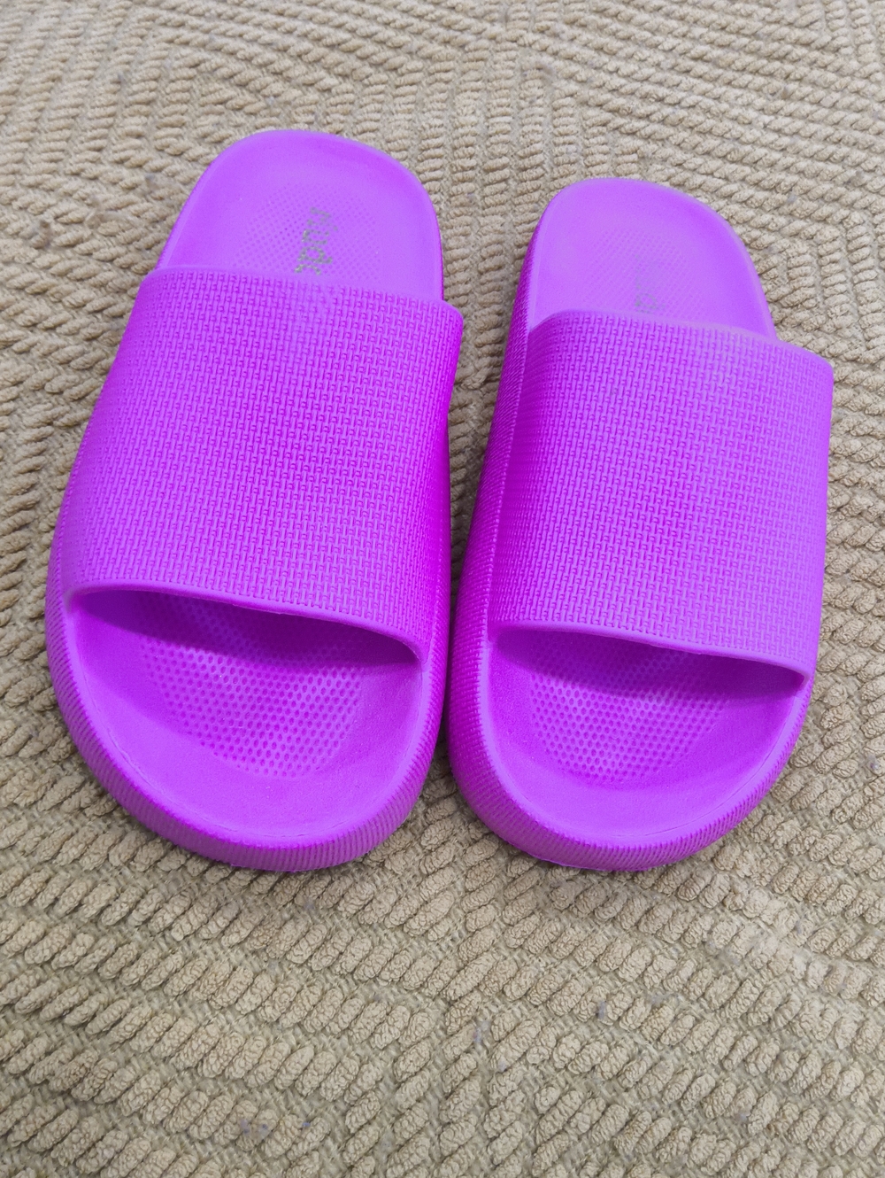 Mudd Women's Slide Sandals in Bright Purple